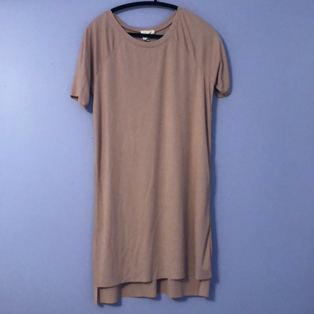 Only worn once! Comfortable short sleeve dress